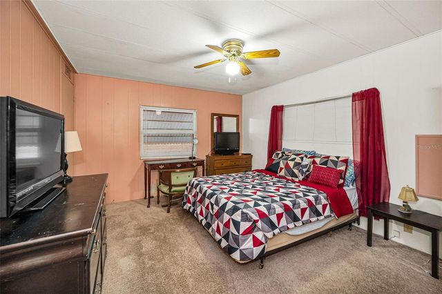 3318 CARNATION LANE, Zephyrhills, FL 33541