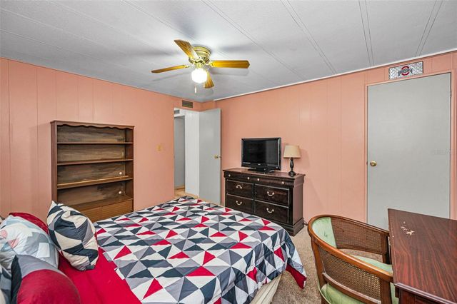 3318 CARNATION LANE, Zephyrhills, FL 33541