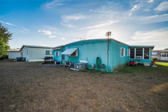 3318 CARNATION LANE, Zephyrhills, FL 33541