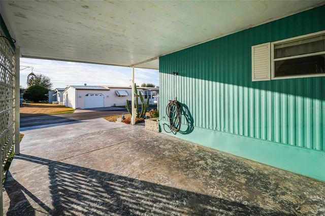 3318 CARNATION LANE, Zephyrhills, FL 33541