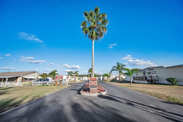 3318 CARNATION LANE, Zephyrhills, FL 33541