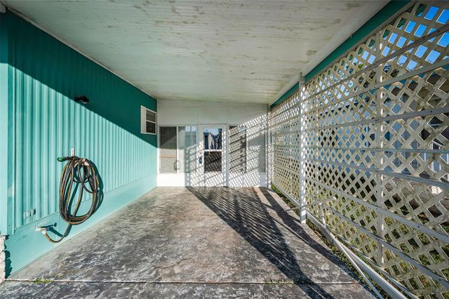 3318 CARNATION LANE, Zephyrhills, FL 33541