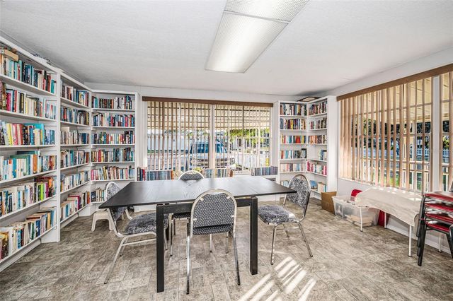 3318 CARNATION LANE, Zephyrhills, FL 33541