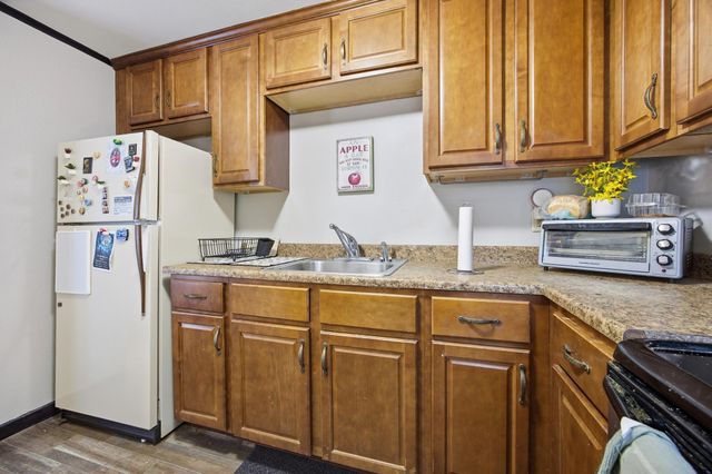 702 21st Street S, Fargo, ND 58103