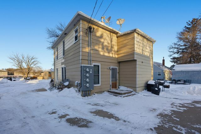 702 21st Street S, Fargo, ND 58103