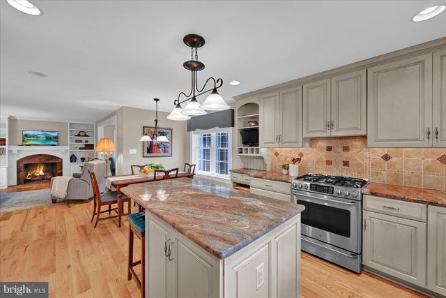 826 BLUE GRASS RD, Lancaster, PA 17601