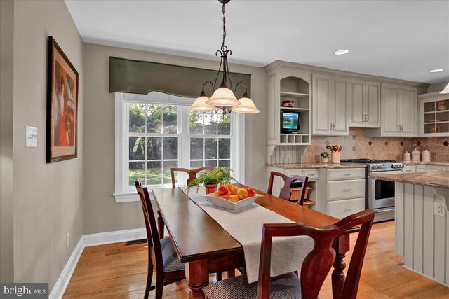 826 BLUE GRASS RD, Lancaster, PA 17601