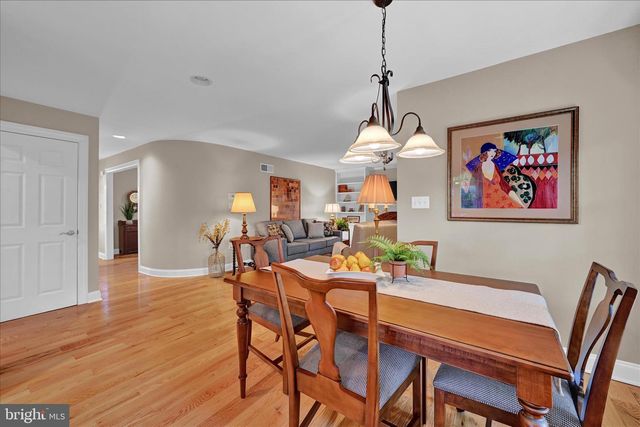 826 BLUE GRASS RD, Lancaster, PA 17601
