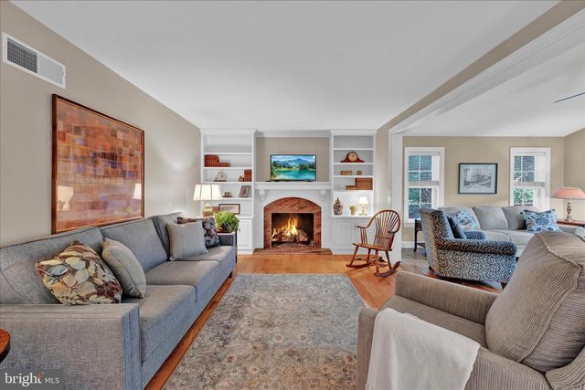 826 BLUE GRASS RD, Lancaster, PA 17601