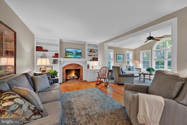 826 BLUE GRASS RD, Lancaster, PA 17601
