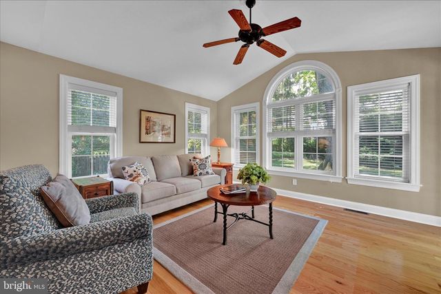 826 BLUE GRASS RD, Lancaster, PA 17601