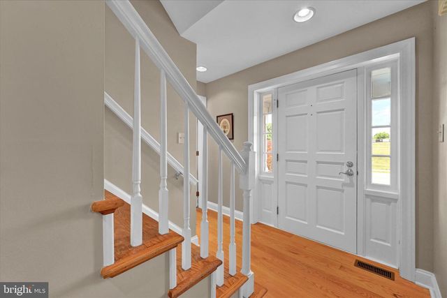 826 BLUE GRASS RD, Lancaster, PA 17601