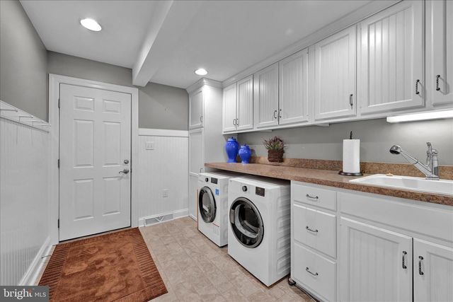826 BLUE GRASS RD, Lancaster, PA 17601