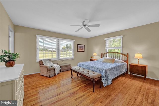 826 BLUE GRASS RD, Lancaster, PA 17601