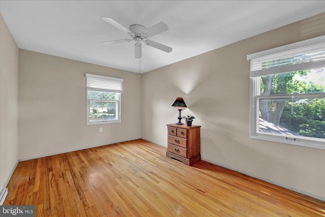 826 BLUE GRASS RD, Lancaster, PA 17601