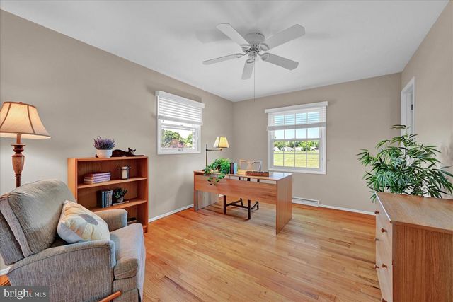 826 BLUE GRASS RD, Lancaster, PA 17601