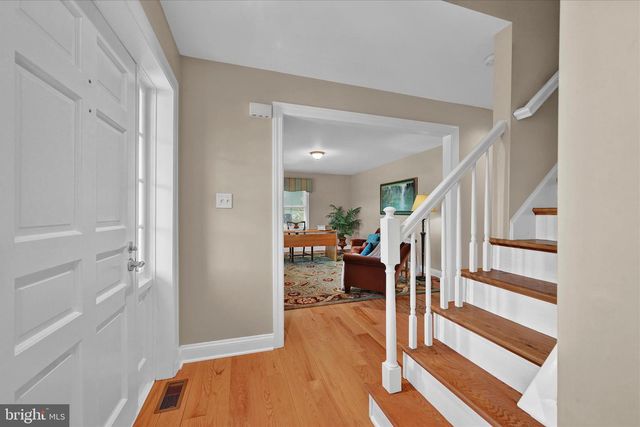 826 BLUE GRASS RD, Lancaster, PA 17601