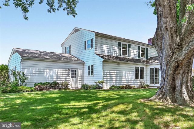 826 BLUE GRASS RD, Lancaster, PA 17601