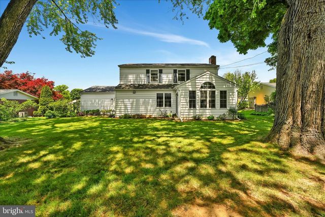 826 BLUE GRASS RD, Lancaster, PA 17601