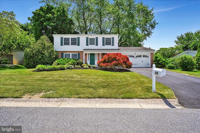 826 BLUE GRASS RD, Lancaster, PA 17601