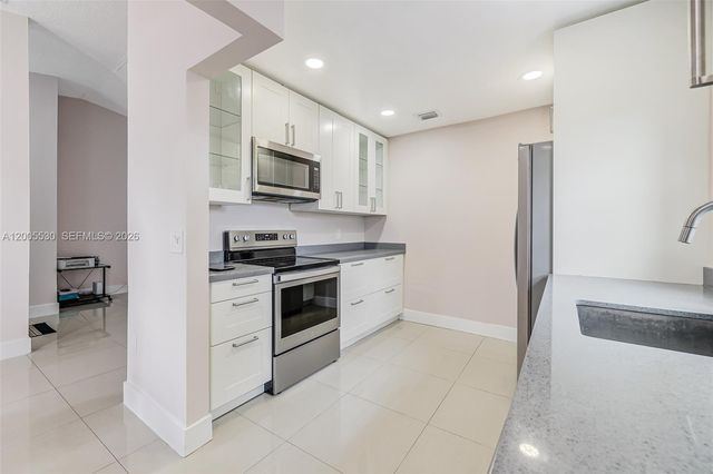 13890 SW 43rd Ter, Miami, FL 33175