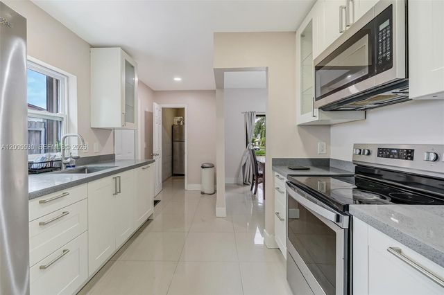 13890 SW 43rd Ter, Miami, FL 33175