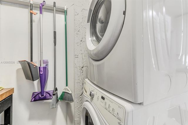 13890 SW 43rd Ter, Miami, FL 33175