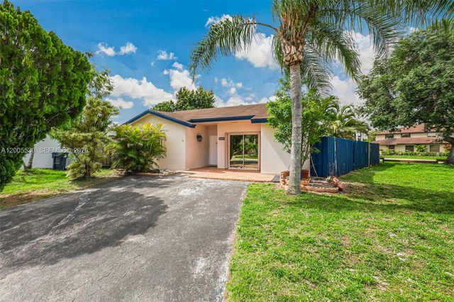 13890 SW 43rd Ter, Miami, FL 33175