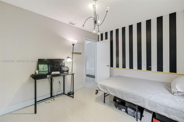 13890 SW 43rd Ter, Miami, FL 33175