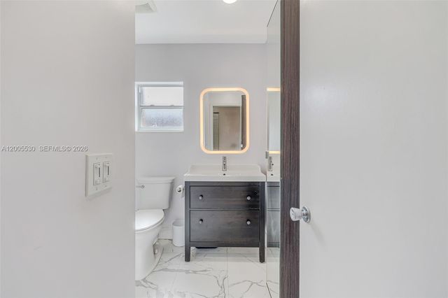 13890 SW 43rd Ter, Miami, FL 33175