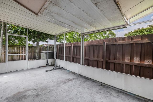 13890 SW 43rd Ter, Miami, FL 33175