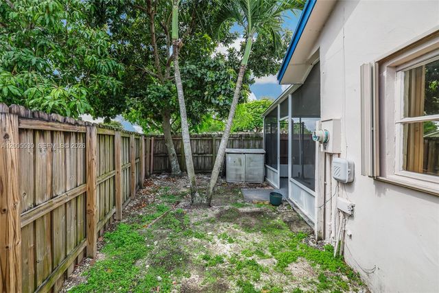 13890 SW 43rd Ter, Miami, FL 33175