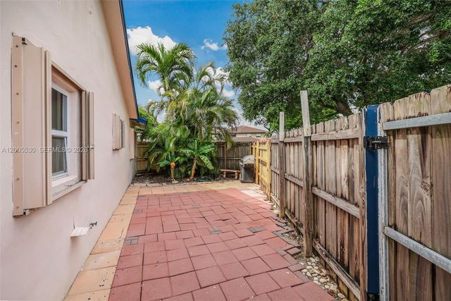 13890 SW 43rd Ter, Miami, FL 33175