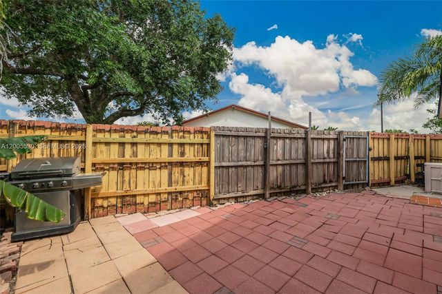 13890 SW 43rd Ter, Miami, FL 33175