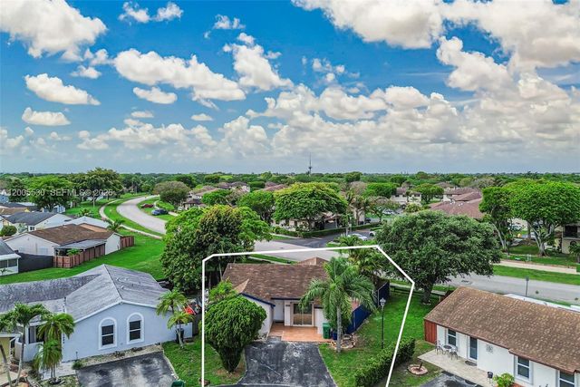 13890 SW 43rd Ter, Miami, FL 33175