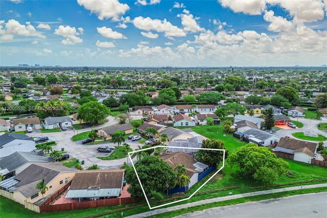 13890 SW 43rd Ter, Miami, FL 33175