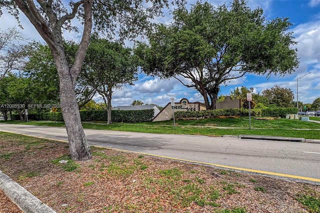 13890 SW 43rd Ter, Miami, FL 33175