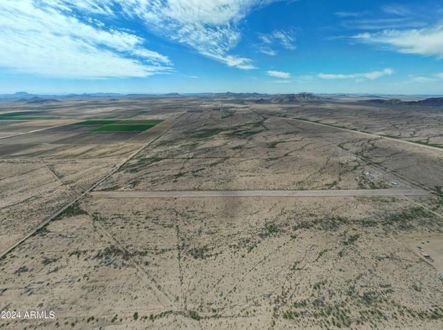 539x3 W Sunland Avenue A3, Tonopah, AZ 85354