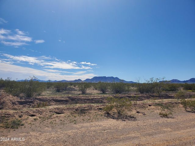 539x3 W Sunland Avenue A3, Tonopah, AZ 85354