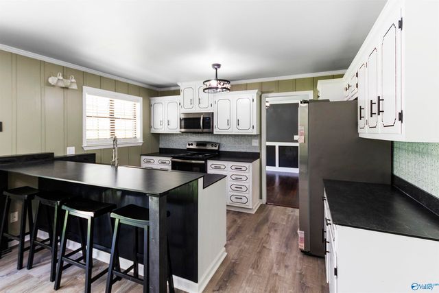 89 Lake Drive, Scottsboro, AL 35769