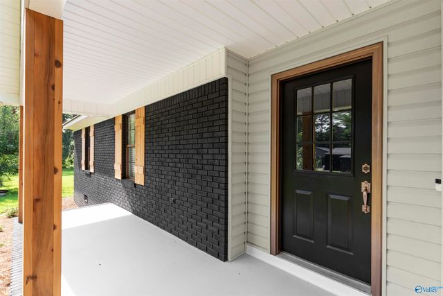 89 Lake Drive, Scottsboro, AL 35769
