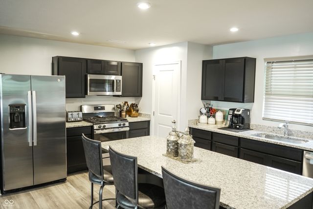 2216 Holiday Creek Drive, Whitestown, IN 46075
