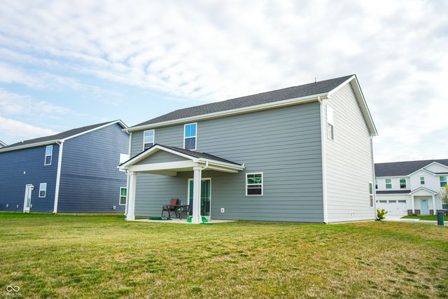 2216 Holiday Creek Drive, Whitestown, IN 46075