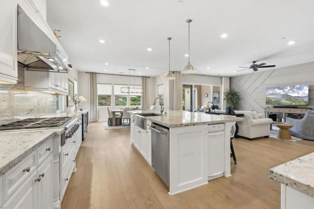 5468 Reef Circle, Carlsbad, CA 92008