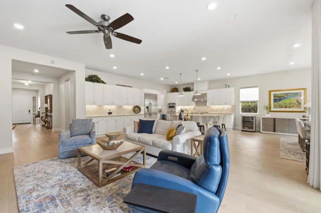 5468 Reef Circle, Carlsbad, CA 92008