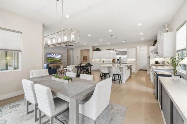 5468 Reef Circle, Carlsbad, CA 92008