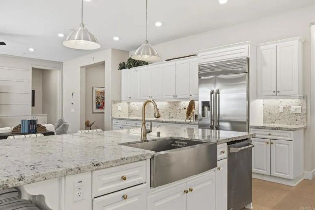 5468 Reef Circle, Carlsbad, CA 92008