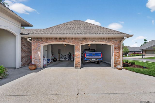 12163 Deventer Dr, Geismar, LA 70734