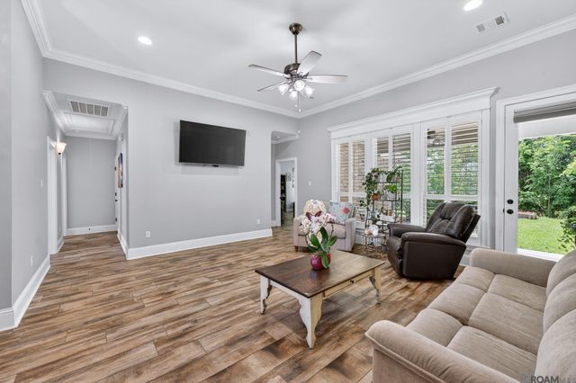 12163 Deventer Dr, Geismar, LA 70734