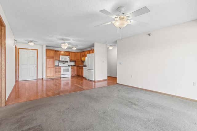 15400 Chippendale Avenue W 315, Rosemount, MN 55068